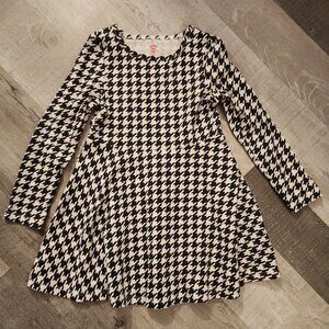 Adorable girls plaid dress
